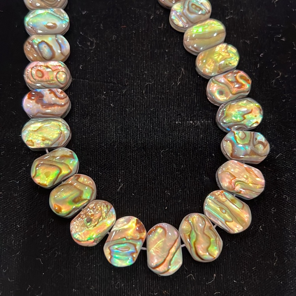 Mother of Pearl oval beads NWT